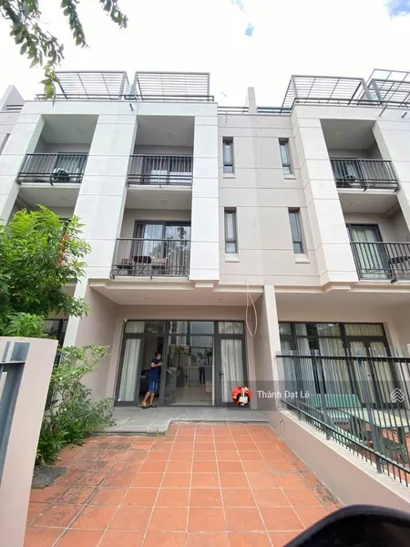 Chính chủ bán căn liền kề 3,5 tầng 98m2 lotus resident ven biển trung tâm du lịch bãi cháy, hạ long