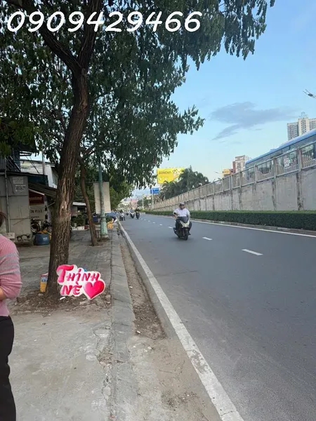CHỈ 4.5 TỶ
NHÀ HIẾM - MẶT TIỀN ĐƯỜNG - NGANG GẦN 7M -  SỔ HỒNG RIÊNG- KHU DÂN CƯ KO QUY HOẠCH- NHÀ 3 TẦNG MỚI -  VỈA HÈ RỘNG  KINH DOANH BUÔIN BÁN ĐA NGÀNH