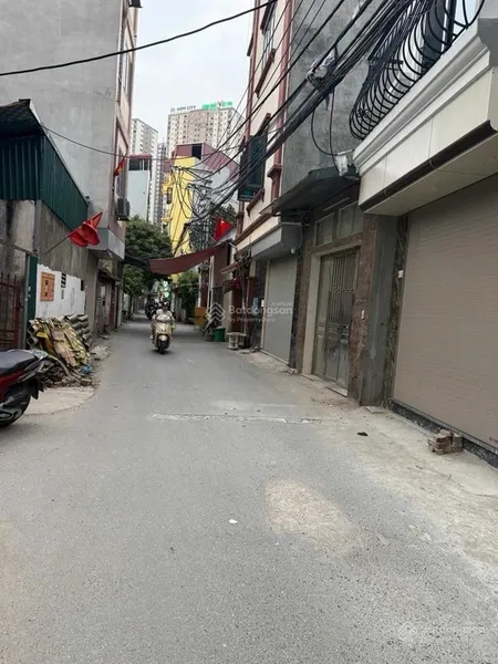 Nhà phố yên vĩnh mặt ngõ ô tô thông lô góc mặt tiền 4m