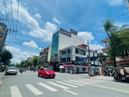 Rẻ 30% góc 2mt nguyễn gia trí d2 bình thạnh 9x22m vuông. hđt 150tr/th. ctxd hầm 7 tầng. giá 42 tỷ
