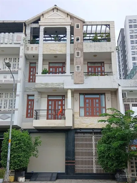 Bán gấp căn đôi đường số 42 q6 (8x18) 3 lầu thang máy. giá 25 tỷ
