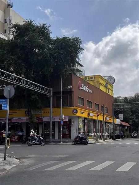 Đất vàng quận 1 1 đời chủ bán nhà mặt tiền đinh tiên hoàng. 361m2(15x26m), hầm 8 tầng. giá 90 tỷ