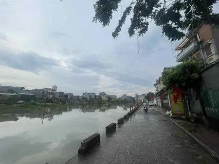 Chủ cần tiền bán gấp nhà mặt phố phân lô long biên vỉa hè rộng mặt tiền 16m, giá chỉ 28 tỷ