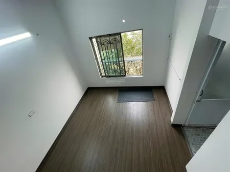 Nhà 3 tầng tại 495 bạch đằng, đtsd 60m2, có sân trước, và sau giá 1.55 tỷ