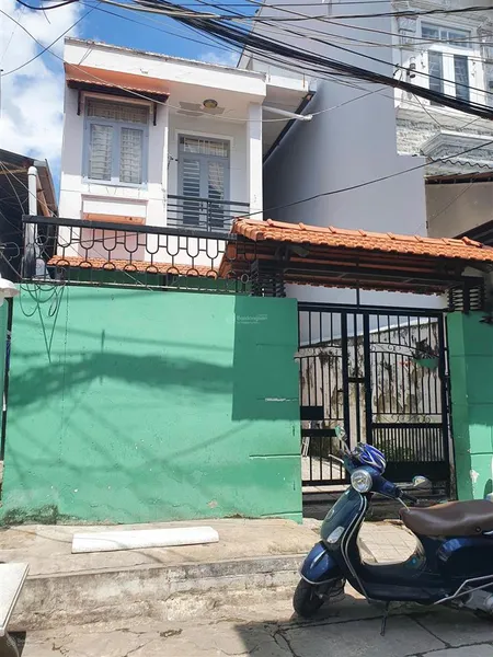 Bán nhà 2 tầng 7,8 tỷ, 133 m2 đường huỳnh tấn phát, tt nhà bè