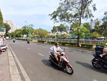 Lê văn sỹ, 4 tầng, 94m2 dtsd, sát mặt tiền, ban công, sổ vuông a4, không lỗi phong thuỷ, vào ở ngay