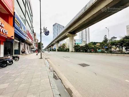 Siêu kinh doanh, 11.5 tỷ, 55 m2, 5 tầng, mặt đường nguyễn trãi thanh xuân, vỉa hè đá bóng