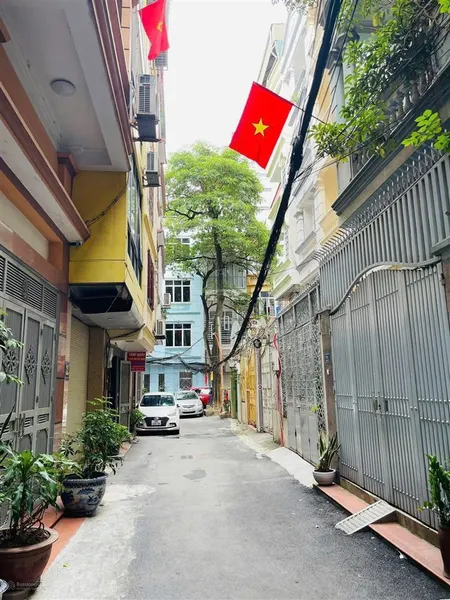 Hoàng hoa thám 5m ra ô tô, 20m ra phố, 2 thoáng sổ vuông 50m2*4t chào 9.2 tỷ