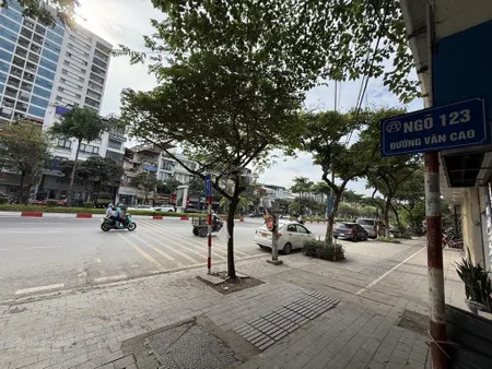 Bán nhà văn cao 1 ngoặt ra 200m ra tới hồ tây giá chỉ 13 tỷ