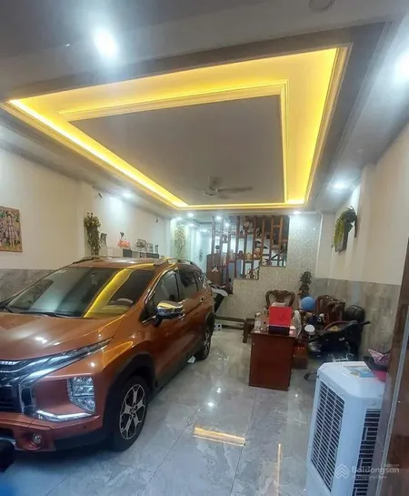 Nhà 3 tầng, 100m2, ngang 5m, hẻm xe hơi, ngay chợ tnp a, lê văn việt, nhỉnh 6.5 tỷ