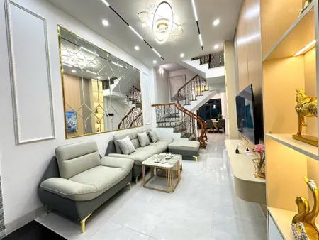 Bán nhà phố trần quang diệu 35m 4 tầng 10m ra vườn hoa trần quang diệu về ở
