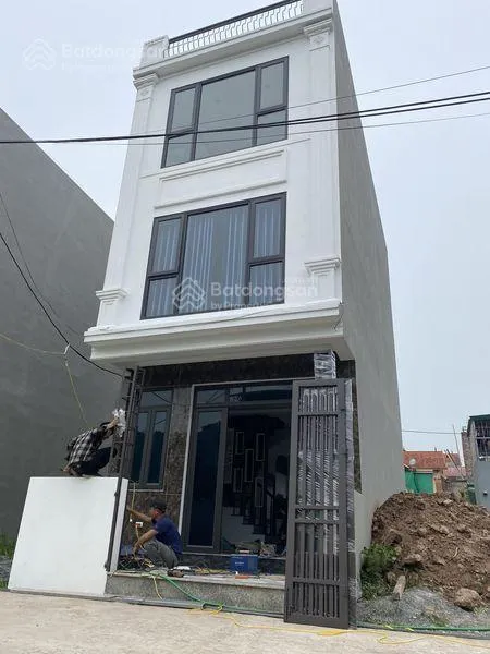 Phải nói căn này quá rẻ diện tích cực khủng, ở cực sướng 51m2 ngõ thông, ô tô qua nhà, giá chỉ 4t