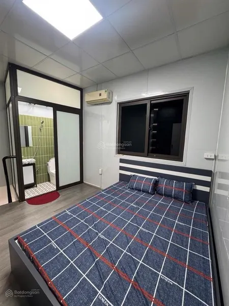 Chủ nhà chuyển bán mặt đất mua chung cư nên cần nhượng lại căn nhà nằm tại phố hồng mai