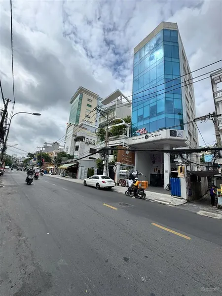 Ngang lớn góc 2 mt quang trung, q.gò vấp dt 11 x 36m hầm 7 tầng tn 200tr/th giá bán 50,5 tỷ