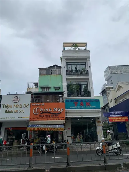 Bán nhà mặt tiền phan văn trị, p. 10, vị trí đắc địa, gần ngã tư phan văn trị và nguyễn oanh