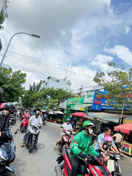 Bán tòa nhà căn hộ dịch vụ hầm 6 tầng 2 mặt tiền chợ phạm văn bạch, q. gò vấp hđt ổn định