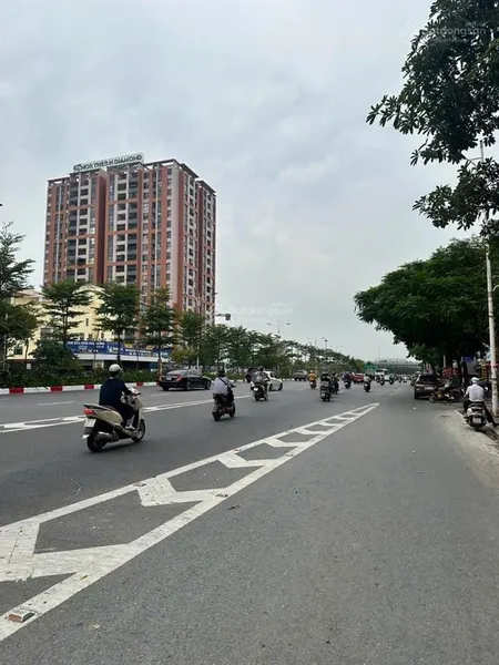 Bán nhà đàm quang trung, giá 8.15 tỷ, 6 tầng thang máy, ô tô vào nhà, full nội thất.