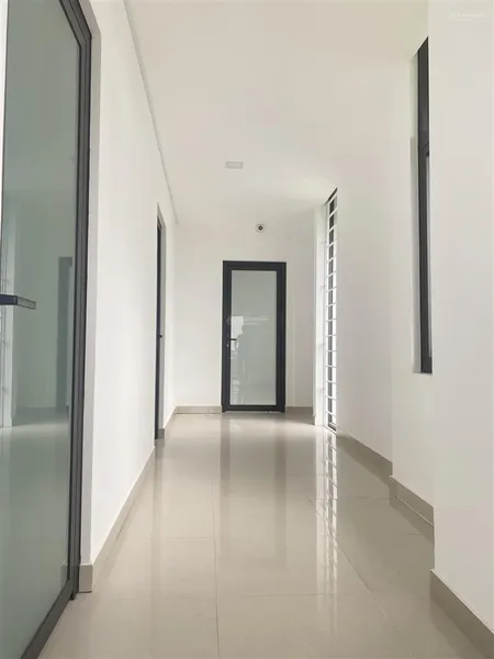 Toà 5 tầng ngay gần phố tây, đang cho thuê kinh doanh lưu trú tốt, view 2 mặt tiền thoáng