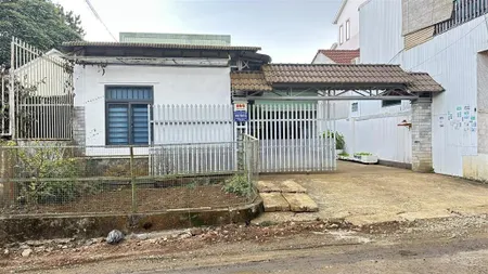 Bán nhà riêng tại đinh tiên hoàng, phường 1, bảo lộc, giá tốt nhà đẹp 6 tỷ, 200m2, 2pn, 2wc