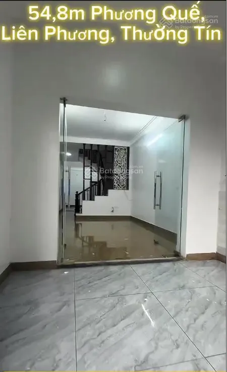 Chính chủ bán nhà 3 tầng, nhà sạch sẽ thoáng mát, hướng đông nam. oto vào tận cửa