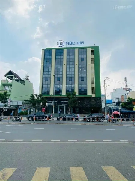 Bán nhà mt tên lửa, bình tân. dt 20 x 20m, hầm + 6 tầng, hđt 300 triệu, giá 65 tỷ