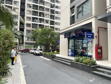 Chính chủ cần tiền bán shop chân đế vinhomes ocean park diện tích 68,5 m2 giá 8,2 tỷ 0912 132 ***