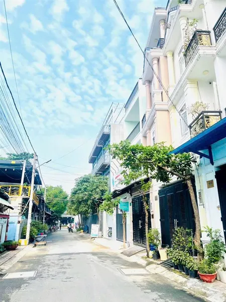 Nhà 3 lầu hẻm oto đường hoàng diệu 2 gần đại học ngân hàng khu ăn uống sầm uất sổ hồng riêng