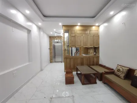 Trung tâm đống đa 06 tầng 5 phòng ngủ khép kín vừa ở vừa cho thuê vị trí đẹp cách phố kho