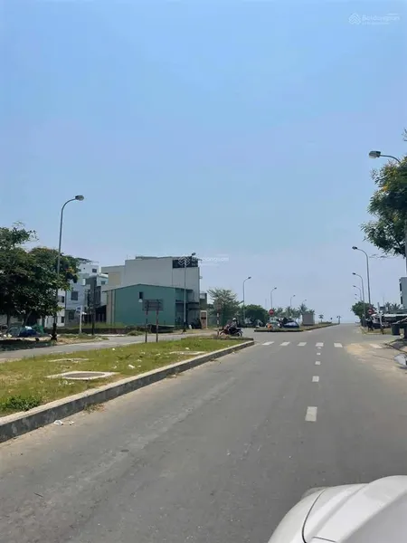 Bán cặp đất mt nguyễn huy chương dt 190m2 ngang 10m thông biển