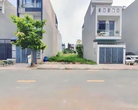 Cắt lỗ 100tr! gia đình cần bán lô 140m2 giá 2tỷ050tr mt lý thái tổ, sát chợ đại phước đã có sổ