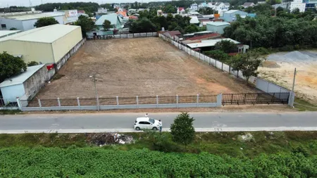 Đất 2 mặt tiền đường hùng vương phường phú mỹ tp mới bình dương 3850 m2