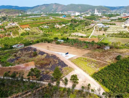 Vừa view thông , vừa 2 mặt tiền , thổ cư sẵn lại ngộp giá chỉ 790triệu