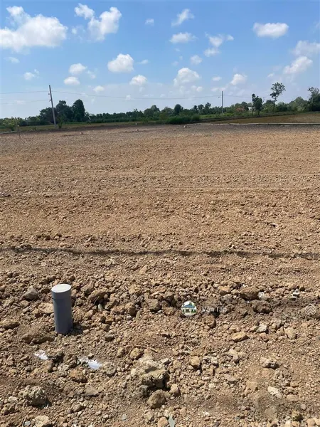 Đất nền ngay ubnd xã tân trung, tp gò công, tiền giang. cách ubnd chưa tới 1km. 180m2/630tr. shr