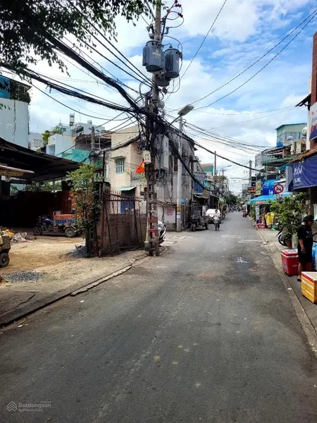 Bán đất 2 mặt tiền, 1 mặt bùi thị xuân, 1 mặt hẻm xe hơi.