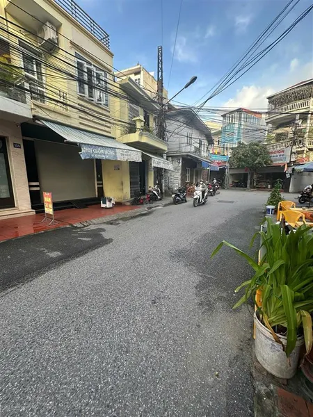 Bán lô đất khu phân lô khu aeonmall + diện tích 110m ngang 4m5 .vị trí siêu đẹp..dân cư đông đúc