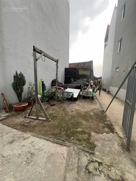Mảnh đất lô góc tây tựu vị trí cực đẹp chỉ vài chục mét ra đường vành đai 3.5, giá đầu tư