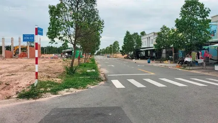 Bán đất kinh doanh, kcn bàu bàng, dt 150m2, ht vay 50%, sổ sẵn, thanh toán 750 triệu công chứng