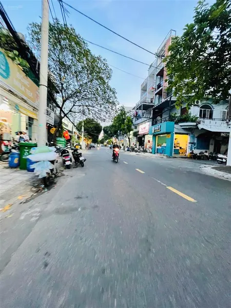 Ngộp nhà mặt tiền 4 tầng kd sầm uất đa nghề ngay ga metro