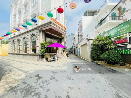 Bán gấpnhà đẹp sân vườn + gara ô tô dt 8x19 sát mặt tiền linh đông vành đai 2 phạm văn đồng giá tl