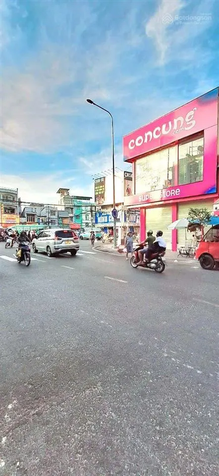 Bán nhà 2 tầng mt kinh doanh sầm uất, đường tùng thiện vương quận 8
