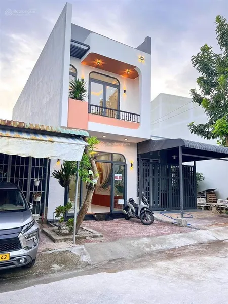 Tôi chính chủ cần bán gấp nhà 1 trệt 1 lầu ngay chợ bình điền, 4pn, đang cho thuê 20tr/tháng shr