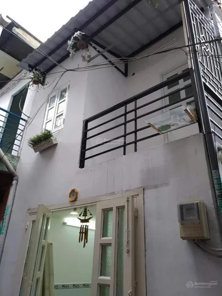Dưới 2 tỷ bán nhà sổ hồng riêng 552 âu cơ.p10 tân bình..giá 1 tỷ980 1 trệt 1 lầu 1 lửng 2pn.