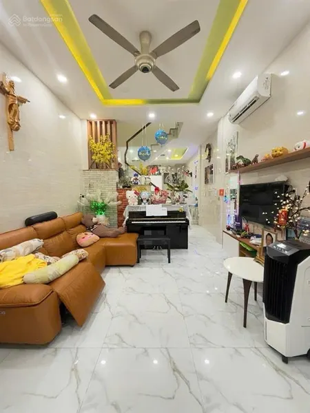 Bán gấp nhà riêng 4pn 3 tầng tại lạc long quân, tân bình, 7,3 tỷ, 61 m2