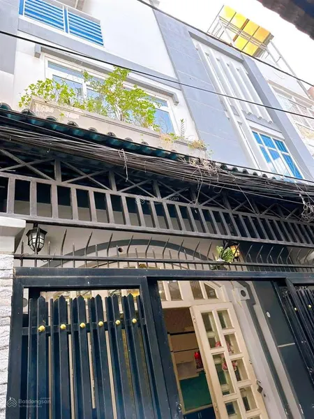 Bán nhà 4 tầng vào ở ngay. hẻm rộng thông thoáng.