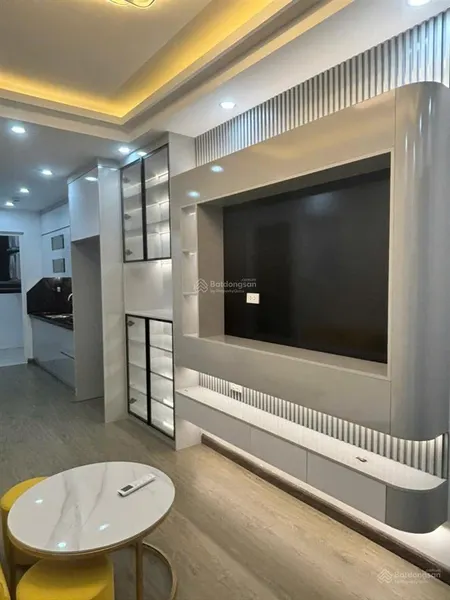 Cần bán gấp căn hộ 30t nguyễn chánh diện tích 50m2 2pnwc nhà đẹp vào ở luôn chưa đến 4 tỷ.