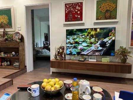 Bán tập thể mặt phố nguyên hồng, siêu hiếm, nhà đẹp ở sướng. full nội thất hơn 3 tỷ 75m2/5,6tỷ