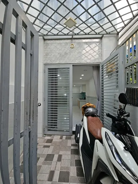 Sát mặt tiền Vĩnh hội Khánh Hội Q4 
NHÀ MỚI
CHỈ 3 TỶ