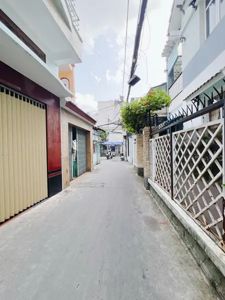 NHÀ 2 MẶT TIỀN TRẦN XUÂN SOẠN 

TÂN HƯNG Q7
NGANG 4.2 X 14 Dưới 89 Triệu m