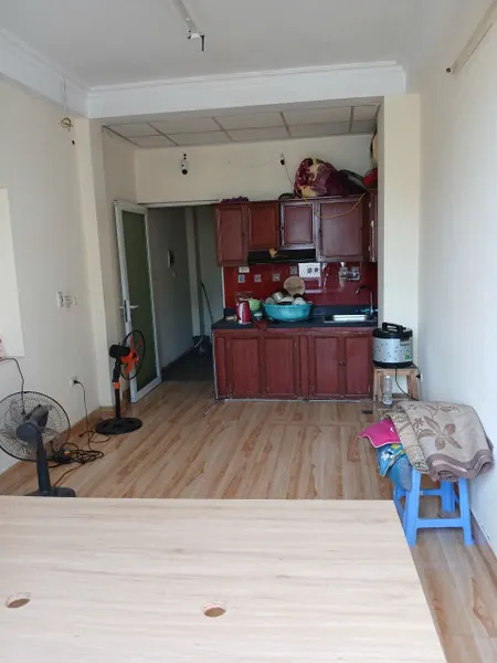 Cho thuê nhà ngõ ô tô Trung Kính, 5 tầng x 30m2 KD Spa, online kết hợp ở gđ, 16 Triệu