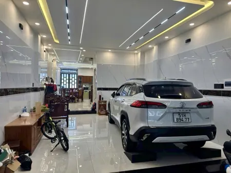 Nhà 4 Tầng - Hẻm ôtô 8m Thông, DT: 102m² - giá 19 tỷ Phường 17 , Gò Vấp